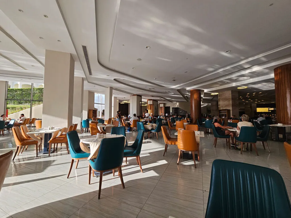 sala głównej restauracji w hotelu Xanadu Makadi Bay w Hurgadzie