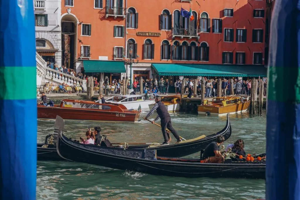 gondola na kanale w Wenecji
